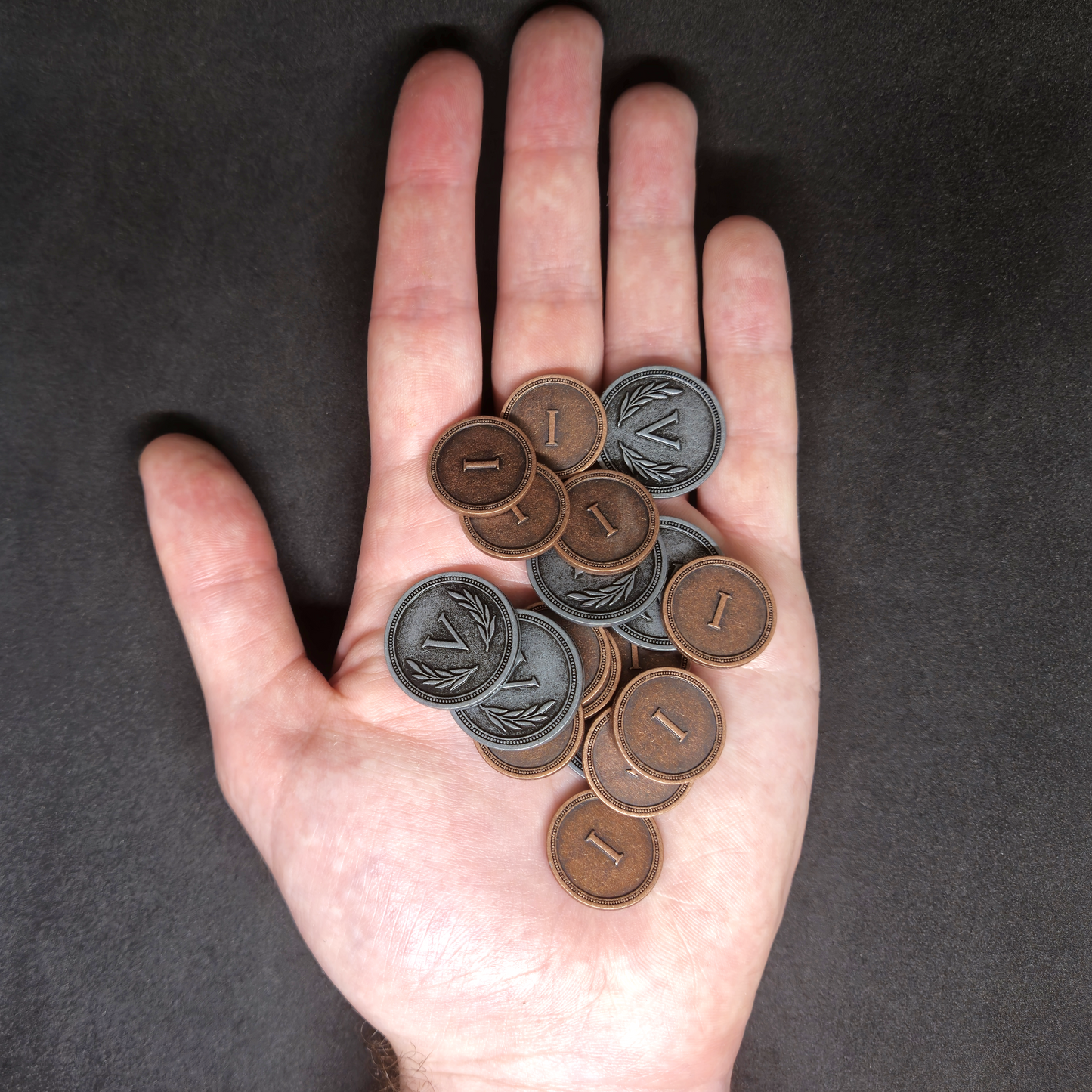 Ensemble de pièces romaines en métal couleur bronze et argent de valeur 1 et 5 pour jeux de société