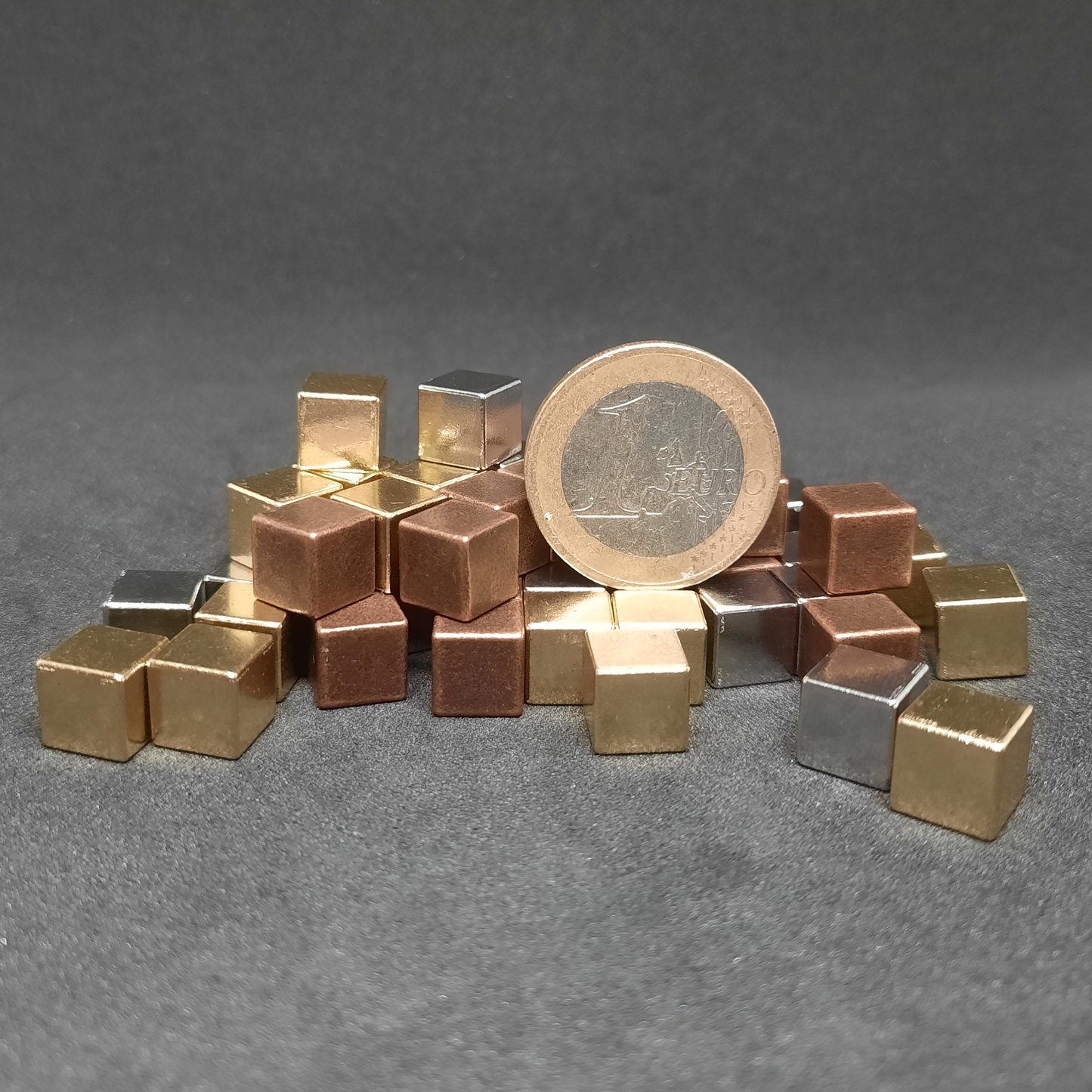 Set of copper/bronze, silver and gold metal cubes for board games, 8mm