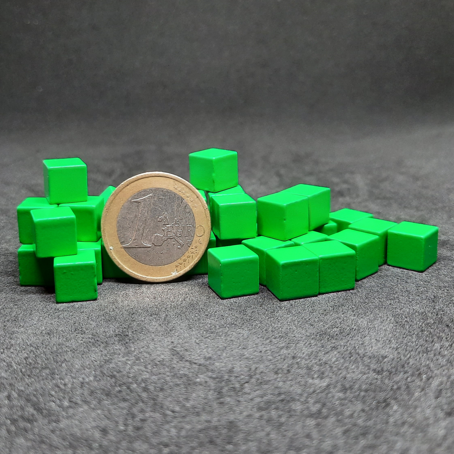 Green metal cubes for board games, 8mm