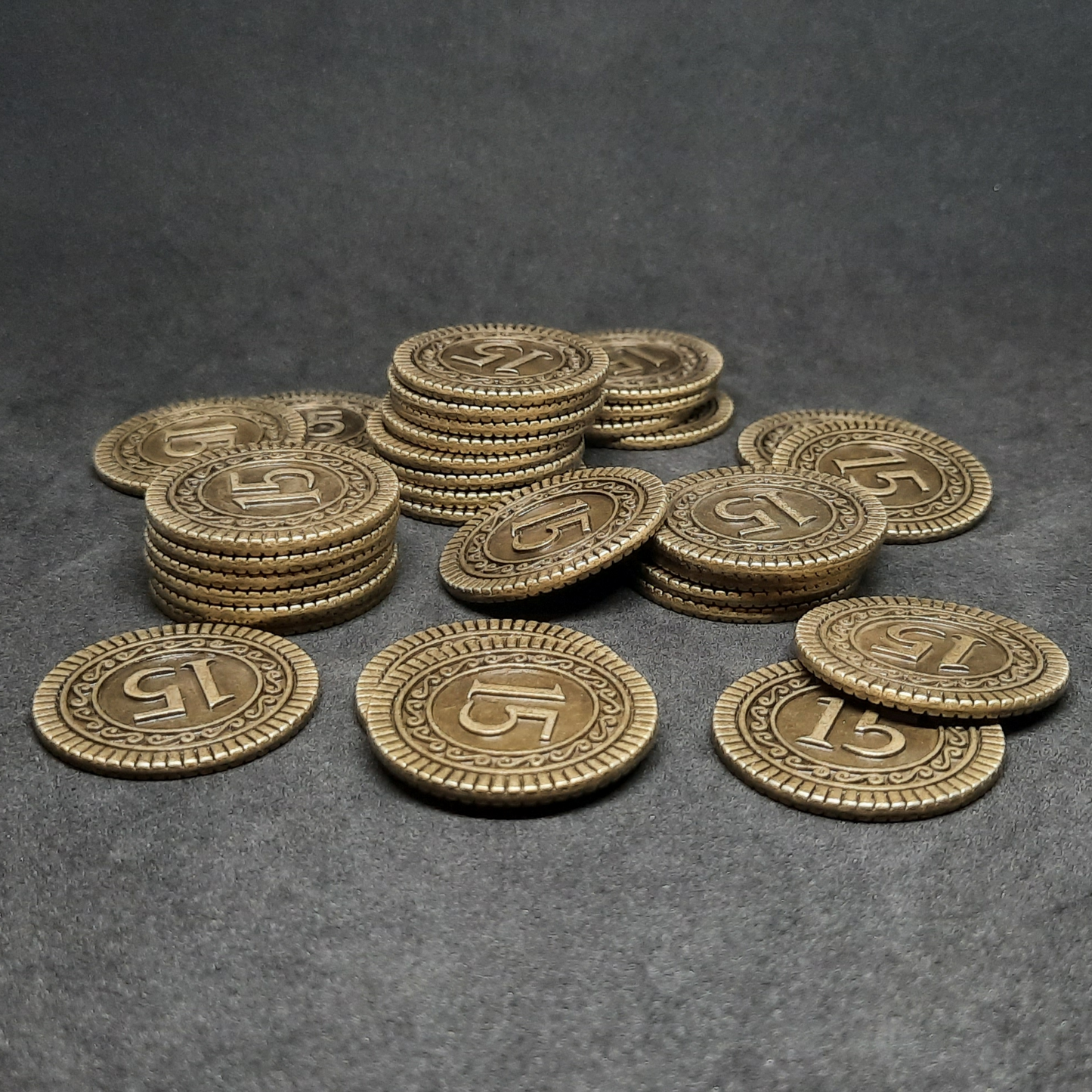 Gold coins, 30mm, of value 15 for board games, role playing games or magic theme party