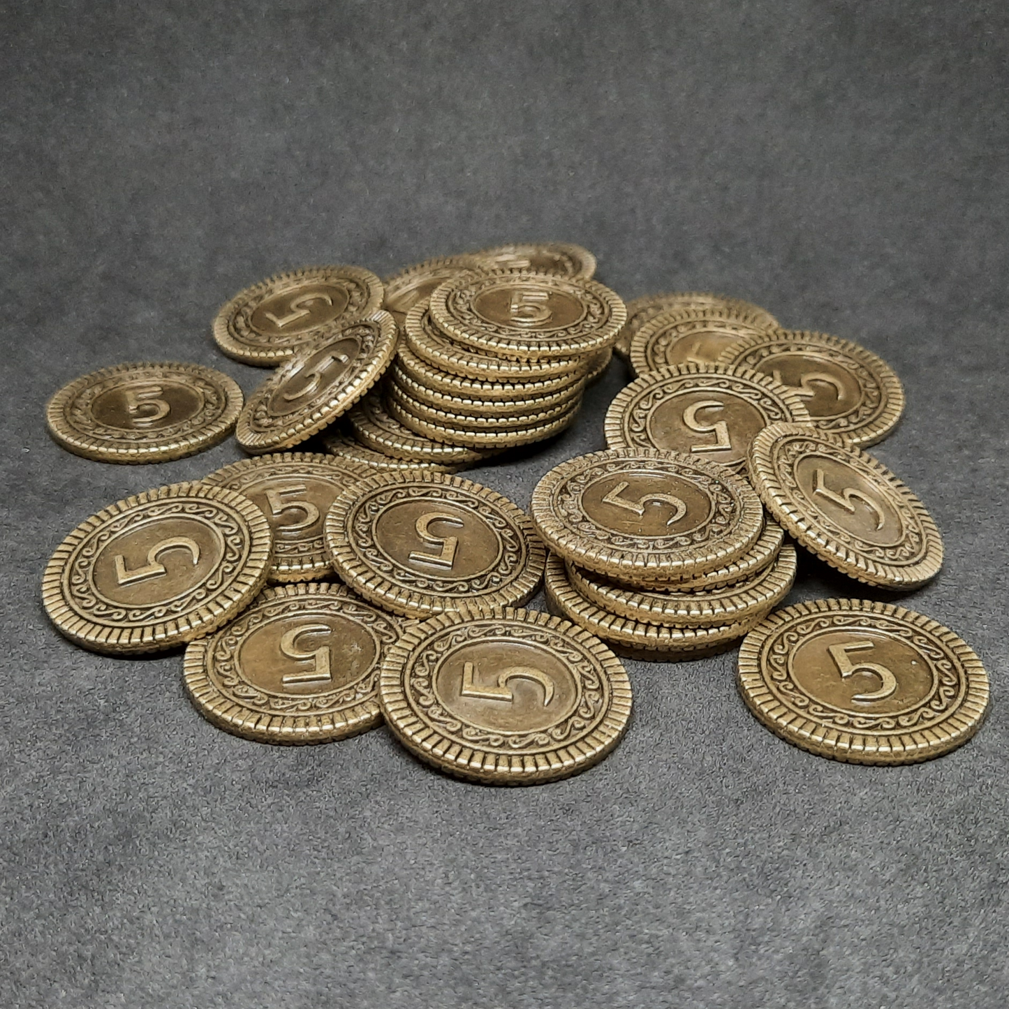 Gold coins, 25mm, of value 5 for board games, role playing games or magic theme party