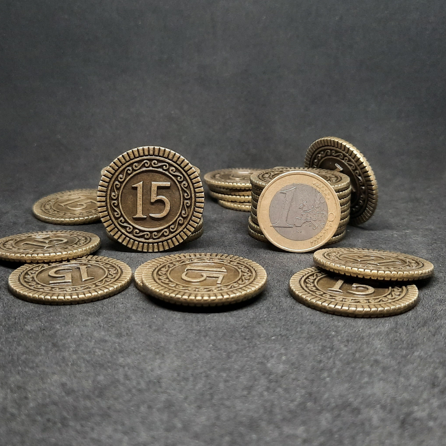 Gold coins, 30mm, of value 15 for board games, role playing games or magic theme party