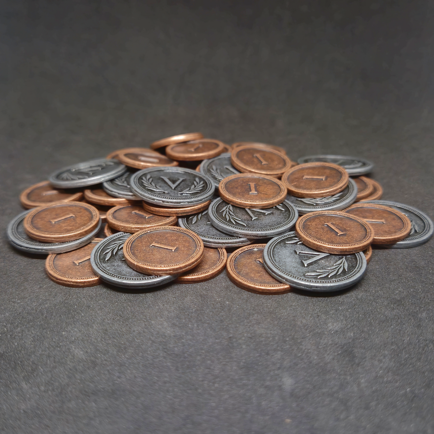 Ensemble de pièces romaines en métal couleur bronze et argent de valeur 1 et 5 pour jeux de société