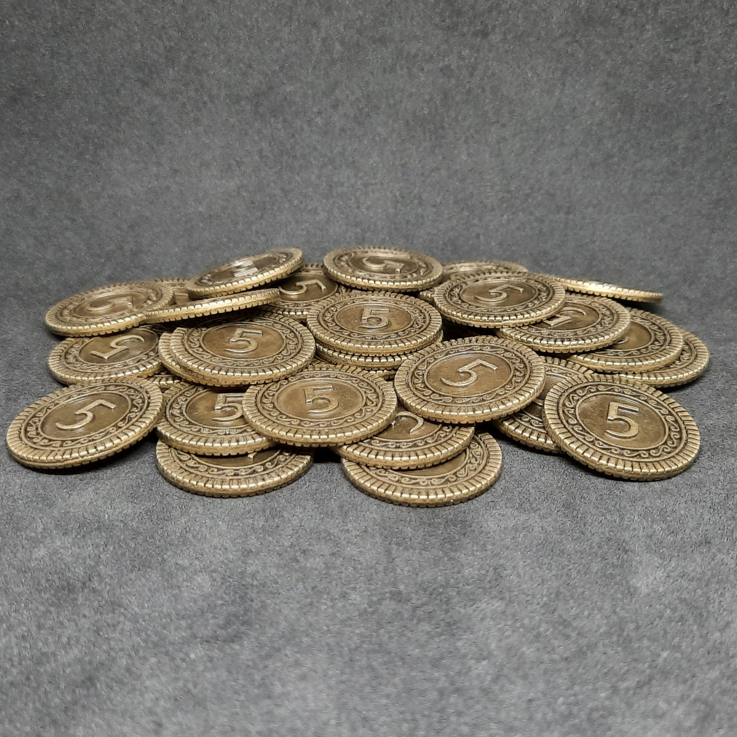 Gold coins, 25mm, of value 5 for board games, role playing games or magic theme party