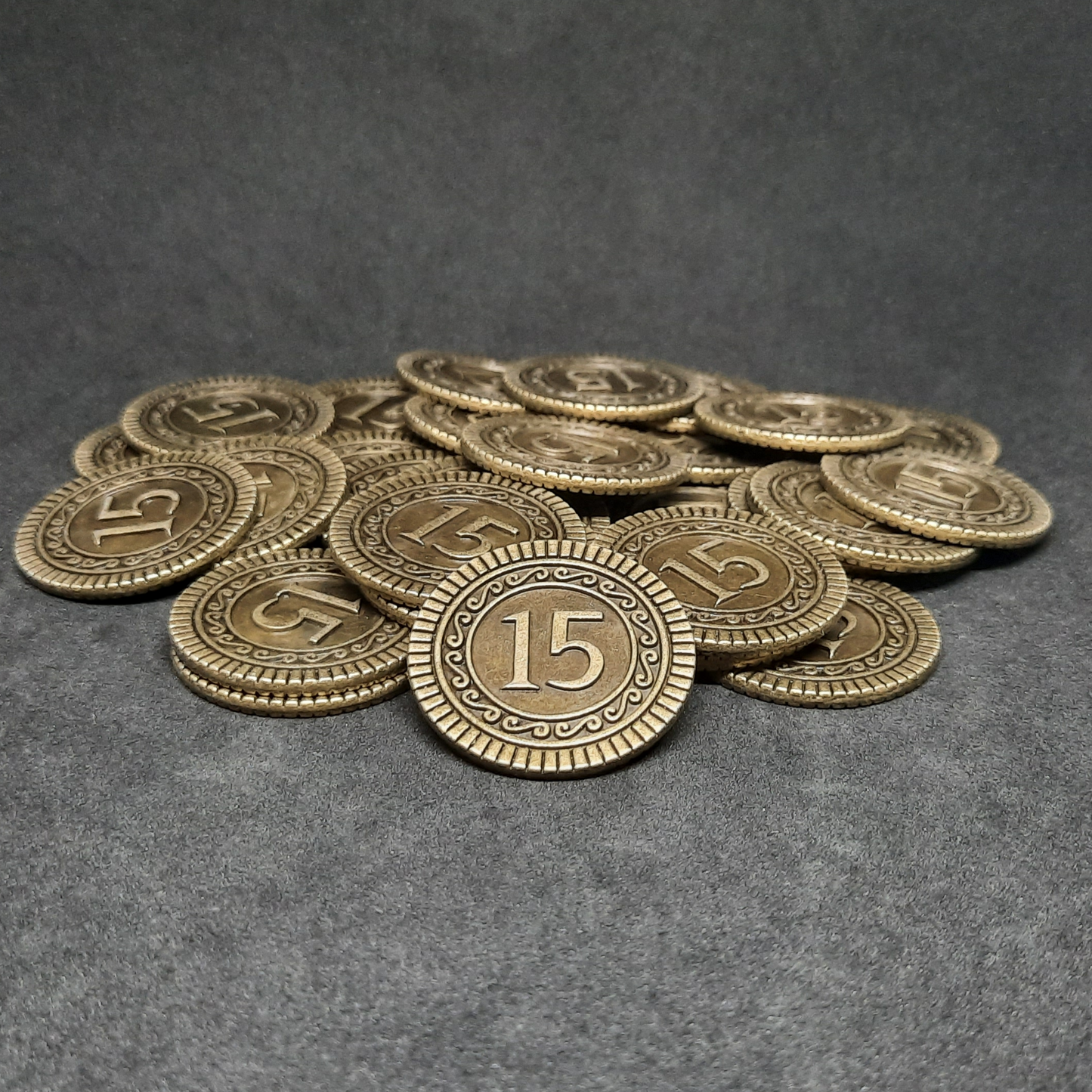 Gold coins, 30mm, of value 15 for board games, role playing games or magic theme party