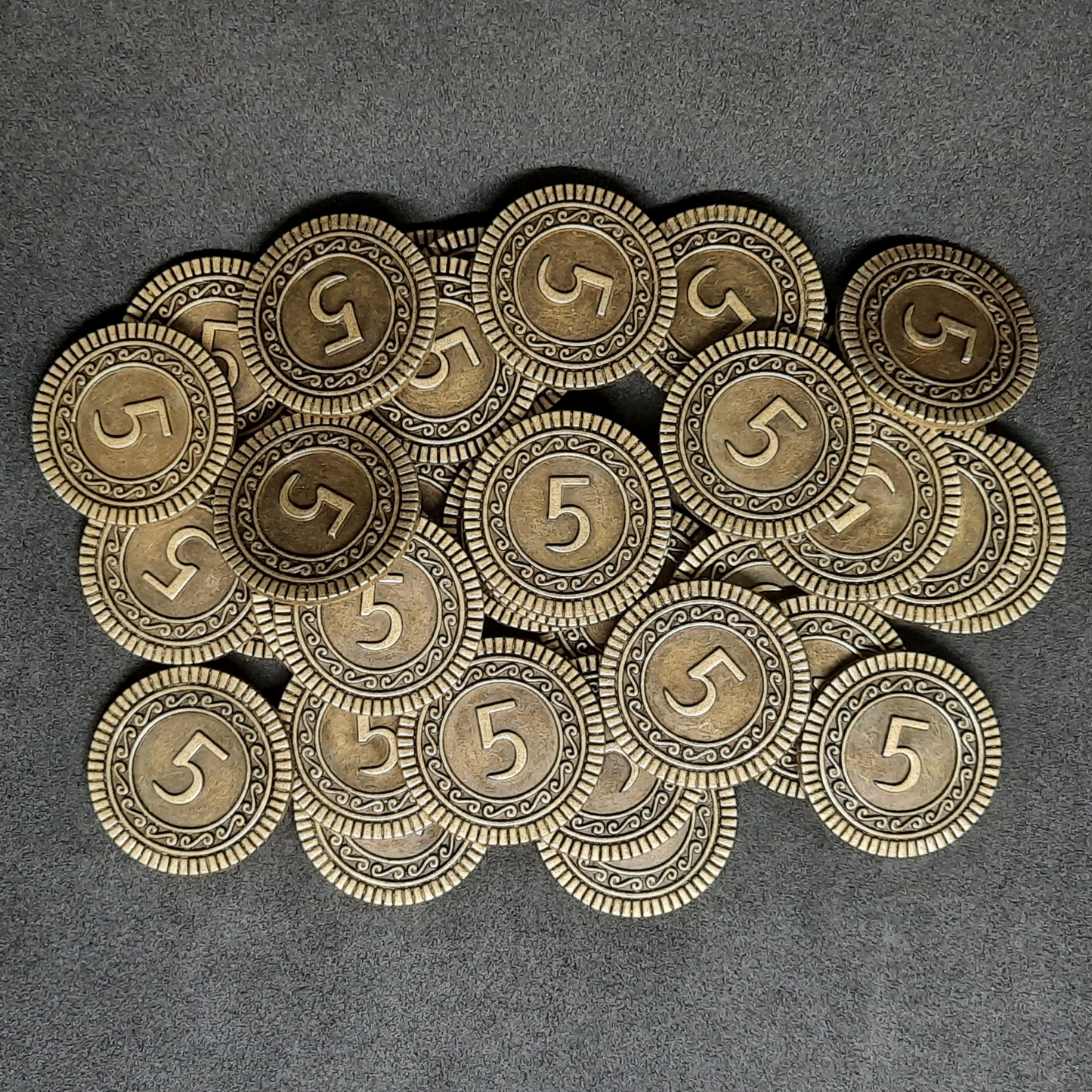 Gold coins, 25mm, of value 5 for board games, role playing games or magic theme party