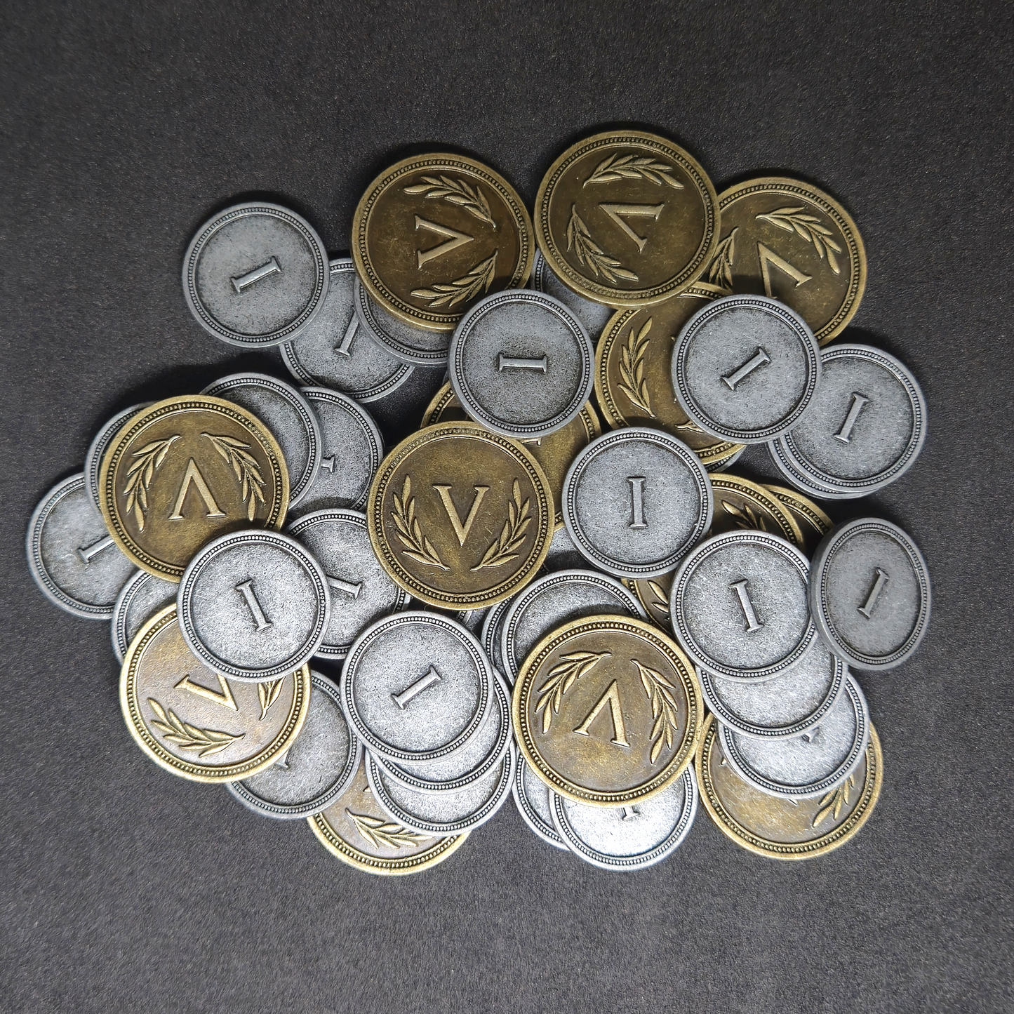 Ensemble de pièces romaines en métal couleur argent et or de valeur 1 et 5 pour jeux de société