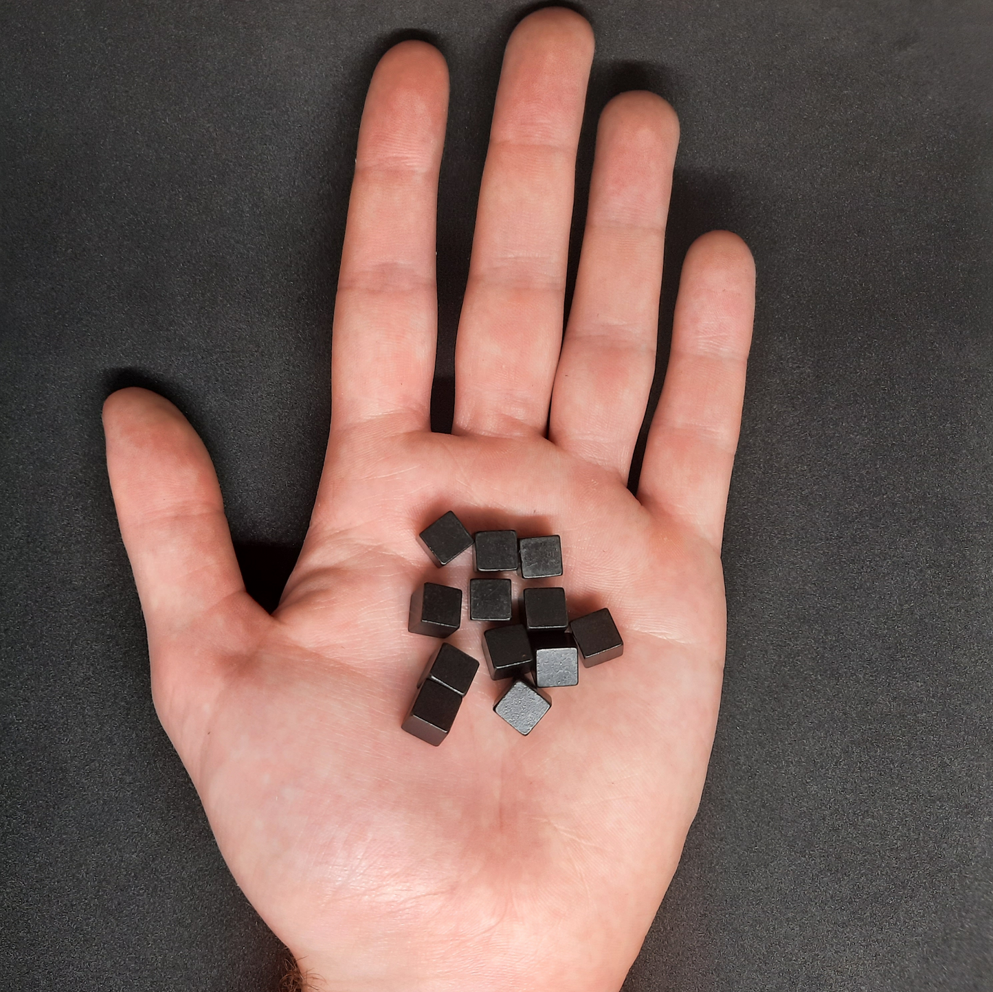 Black metal cubes for board games, 8mm