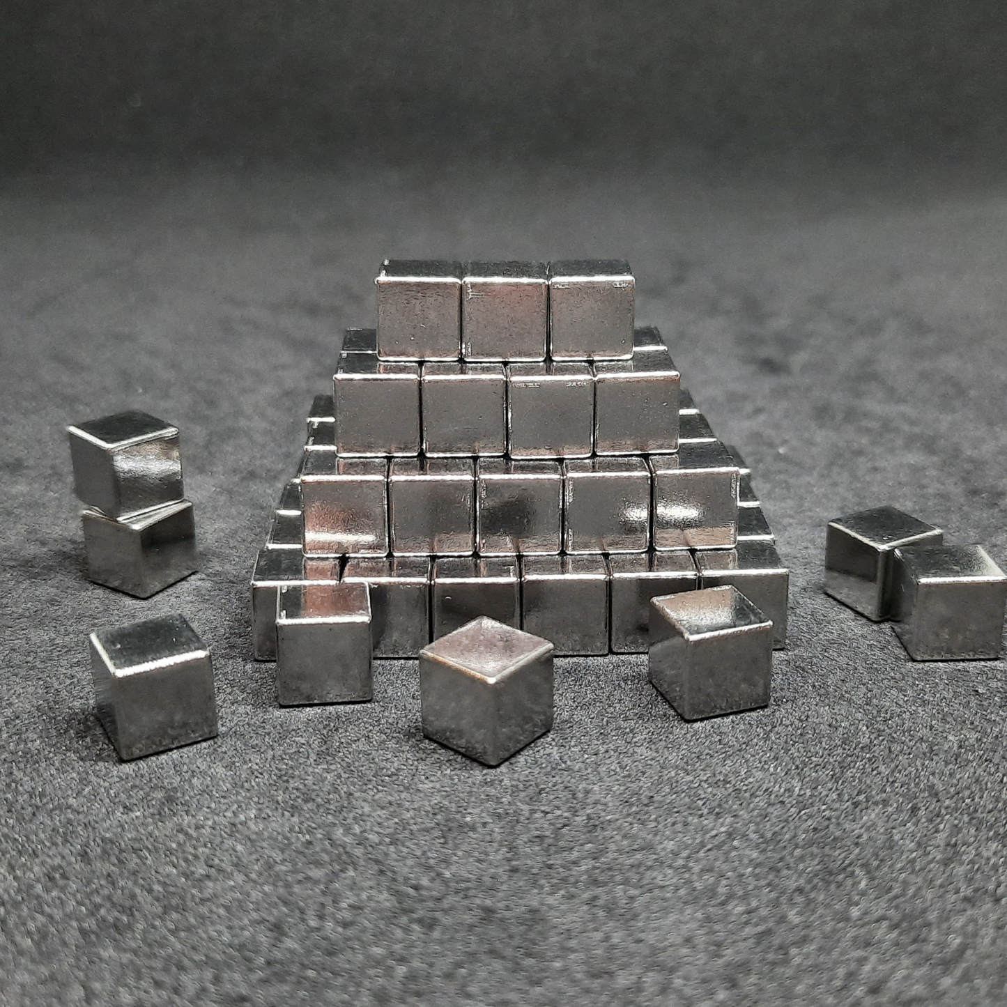 Silver metal cubes for board games, 8mm