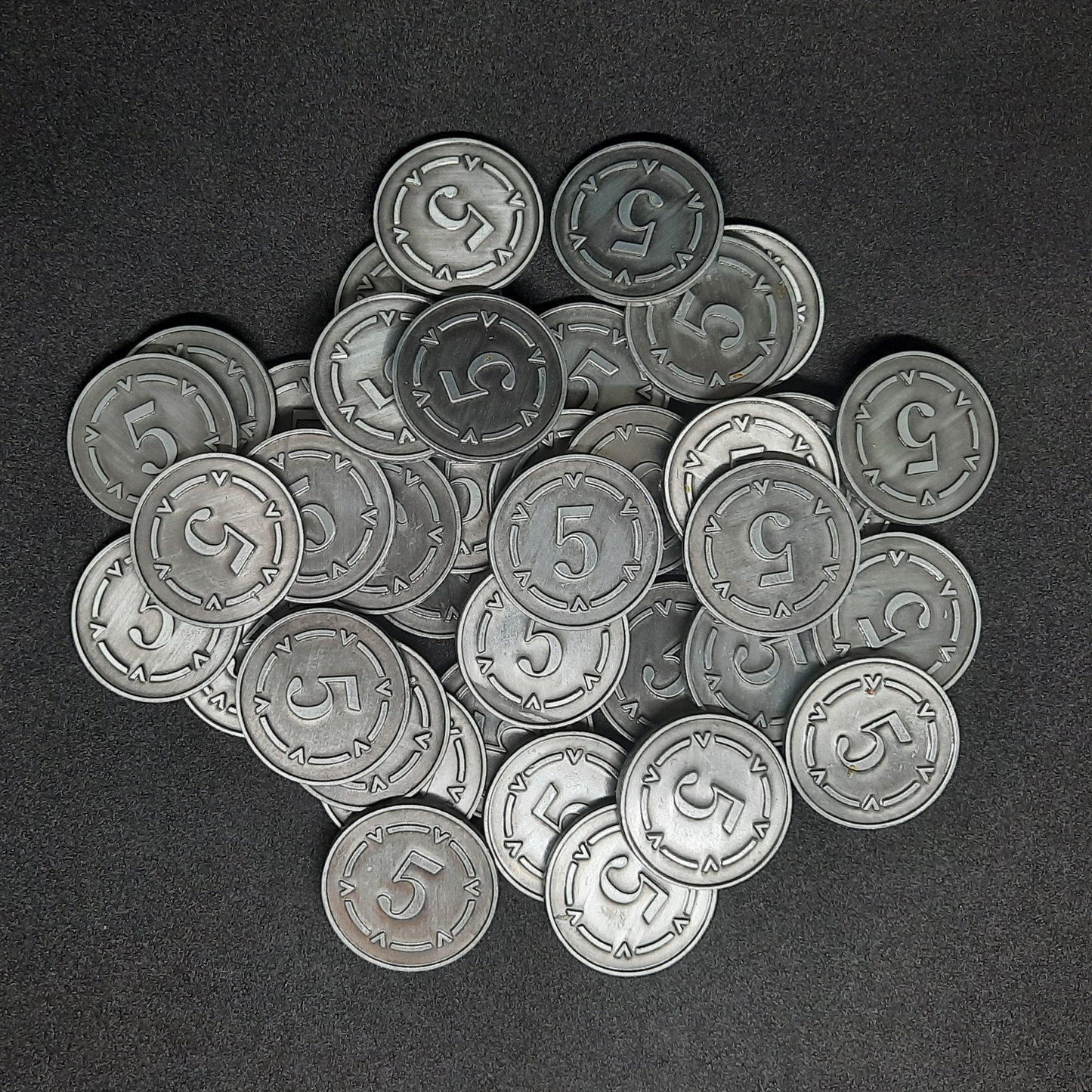 Plated silver metal coins of value 5 for board games, 25mm