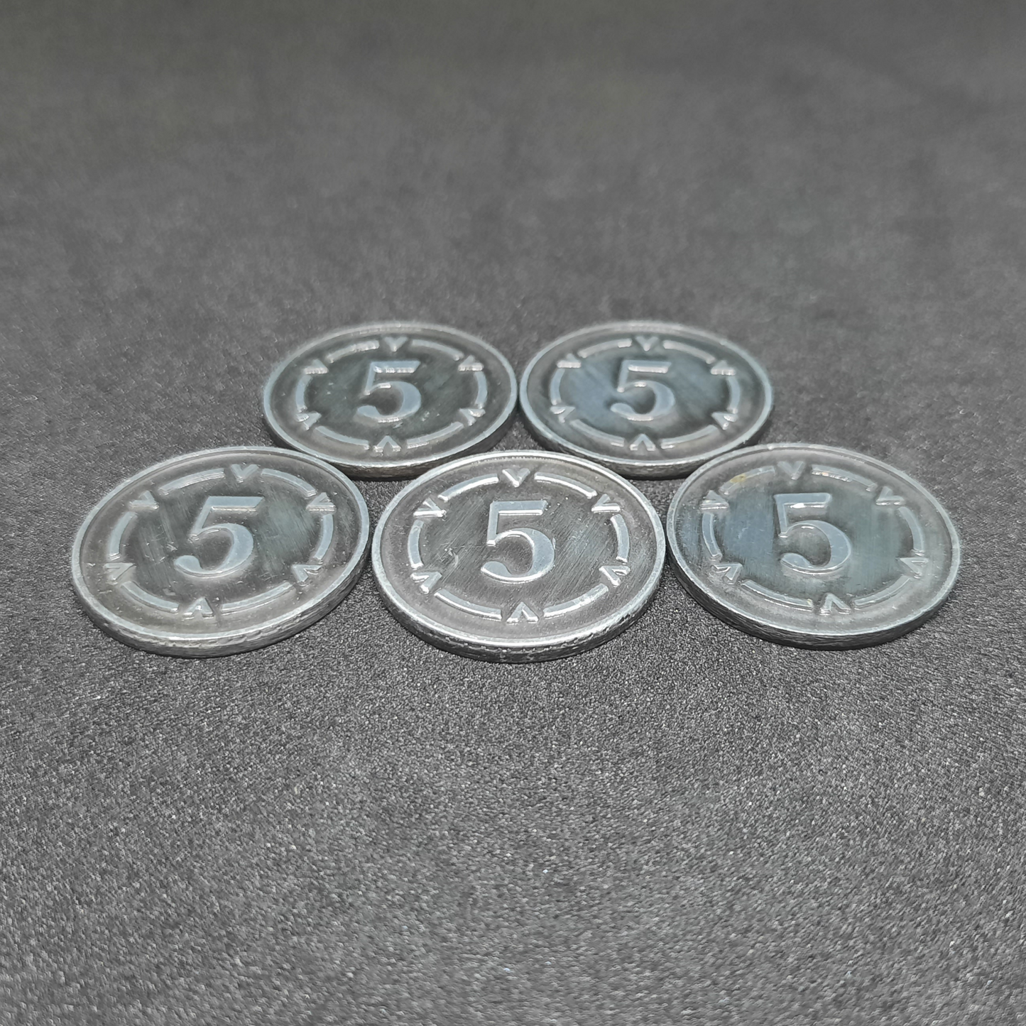 Plated silver metal coins of value 5 for board games, 25mm