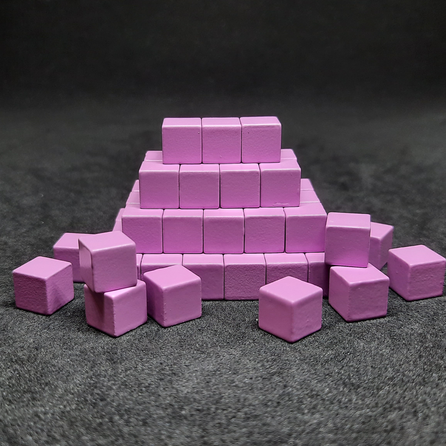 Purple metal cubes for board games, 8mm