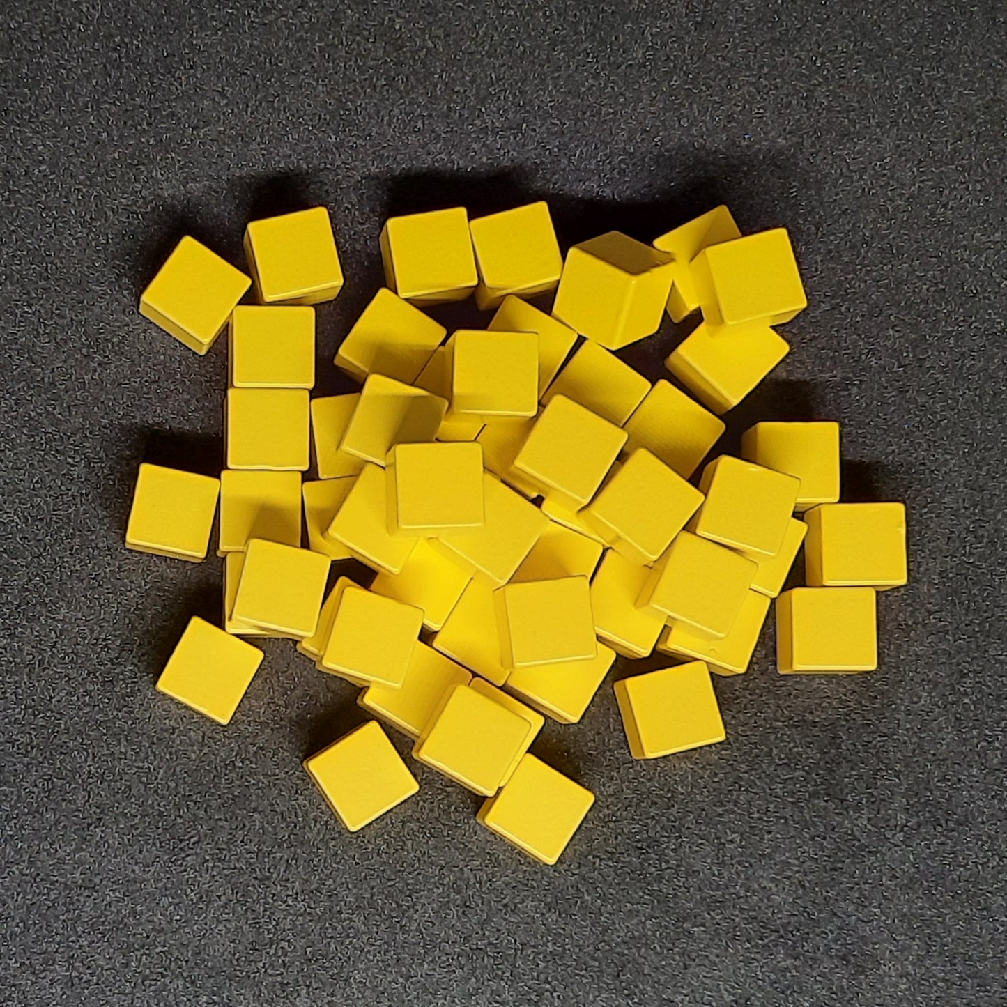 Yellow metal cubes for board games, 8mm